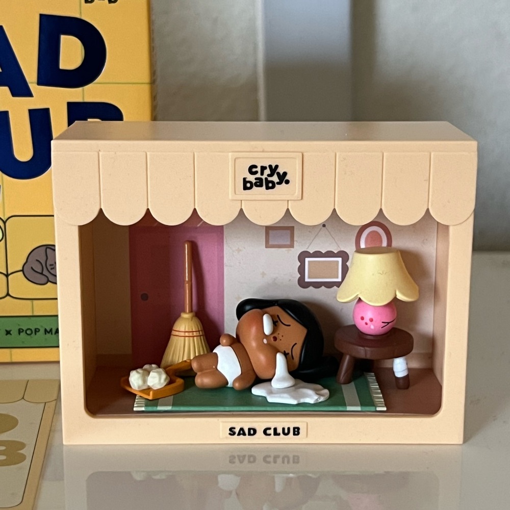 Pop Mart Crybaby Scene Set Devastated